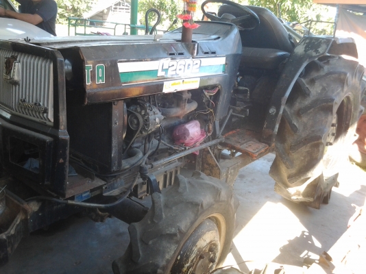 ขายตามสภาพรถไถ26แรงคูโบต้าโฟวินเครื่องดีมีแต่ตัวรถลดเหลือ75000บาท ขายตามสภาพรถไถ26แรงคูโบต้าโฟวินเครื่องดีมีแต่ตัวรถลดเหลือ75000บาท