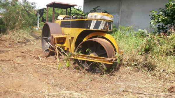 ขายด่วนครับ รถบด 3 ล้อ เหล็ก KD10 เอกสารเล่มทะเบียนครับ มี 2 ครับ ราคานี้
