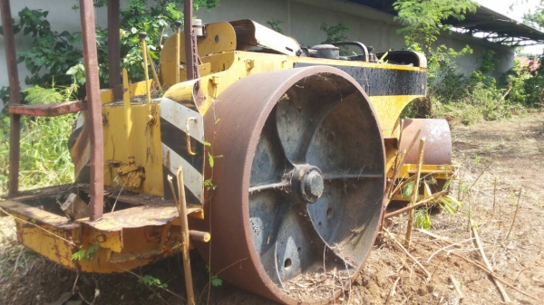 ขายด่วนครับ รถบด 3 ล้อ เหล็ก KD10 เอกสารเล่มทะเบียนครับ มี 2 ครับ ราคานี้