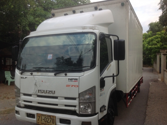 ขาย 6 ล้อ NPR  CNG. แท้งโรงงาน ปี 52 ยาว 4.9 เมตร พร้อมตู้ลิฟท้าย  สภาพสวยพร้อมใช้. ขาย 630,000ทาบ