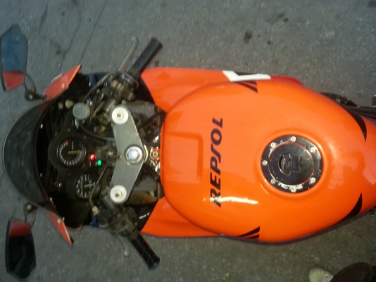 ปรับราคาเหลือ68,500บาทขายด่วนcbr400cc.ทะเบียนแท้แฟริ่งตัว1000ปี08