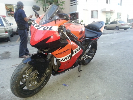 ปรับราคาเหลือ68,500บาทขายด่วนcbr400cc.ทะเบียนแท้แฟริ่งตัว1000ปี08