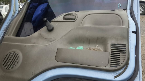 หกล้อ อีซูซุ NPR-120 ฝาขาว ยาว5เมตร สภาพดีสวยๆพร้อมใช้งาน ทะเบียนพร้อนโอน  เจ้าขอขับใช้เองครับ