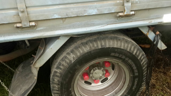 หกล้อ อีซูซุ NPR-120 ฝาขาว ยาว5เมตร สภาพดีสวยๆพร้อมใช้งาน ทะเบียนพร้อนโอน  เจ้าขอขับใช้เองครับ