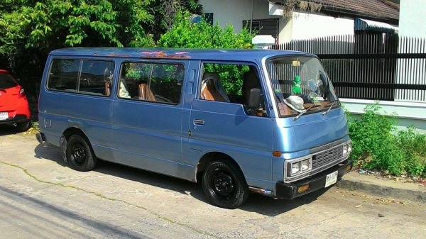 ขาย รถตู้ retro nissan urvan e23 เกียร์คอ เครื่องดีเซล เอกสารไม่ขาดต่อ
