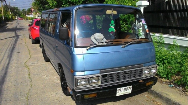 ขาย รถตู้ retro nissan urvan e23 เกียร์คอ เครื่องดีเซล เอกสารไม่ขาดต่อ