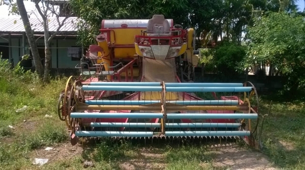 ขายรถเกี่ยวข้าวสภาพดีพร้อมใช้งาน เกี่ยวข้าวปีนี้เสร็จแล้ว ขายเพราะไม่มีคนช่วยครับ ราคาต่อรองได้