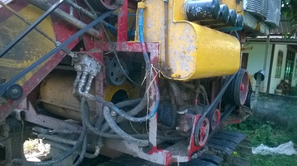 ขายรถเกี่ยวข้าวสภาพดีพร้อมใช้งาน เกี่ยวข้าวปีนี้เสร็จแล้ว ขายเพราะไม่มีคนช่วยครับ ราคาต่อรองได้