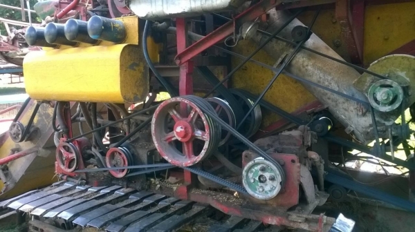 ขายรถเกี่ยวข้าวสภาพดีพร้อมใช้งาน เกี่ยวข้าวปีนี้เสร็จแล้ว ขายเพราะไม่มีคนช่วยครับ ราคาต่อรองได้