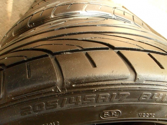 ยางขอบ17 ปี12 (4เส้น1,900บ) ดันล็อป 205-45R17 ยางขอบ17 ปี12 (4เส้น1,900บ) ดันล็อป 205-45R17