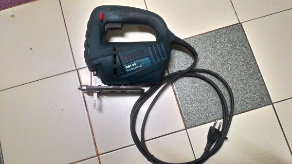 ขายเลื่อยจิ๊กซอยี่ห้อBoschสภาพดีพร้อมใช้งาน