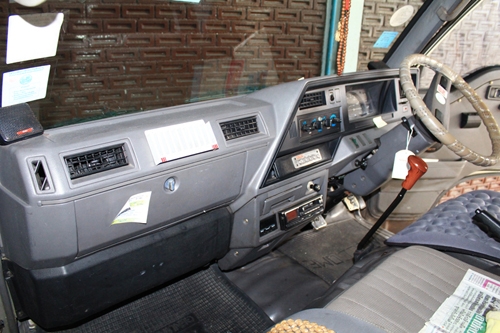 Nissan Urvan ปี 1995 รถบ้าน Nissan Urvan ปี 1995 รถบ้าน