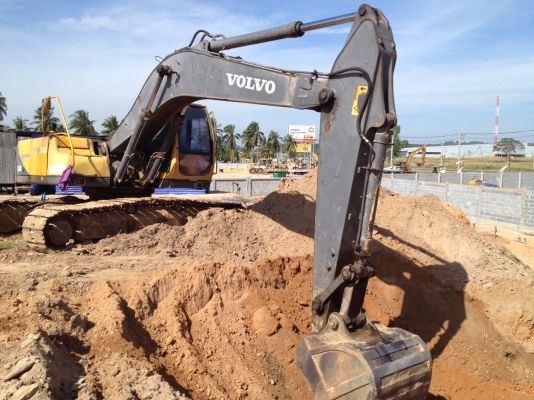 ขายแบ็คโฮvolvo EC240 081-9492334,0819452993