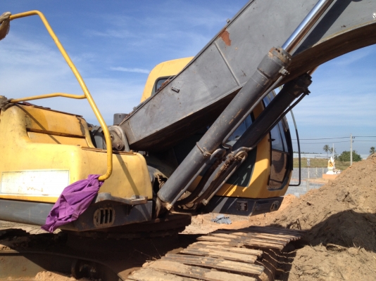 ขายแบ็คโฮvolvo EC240 081-9492334,0819452993