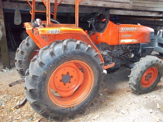 ขาย คูโบต้า 34 แรง 2 เพลา และผาน 6 หนึ่งชุด ( เอกสารเล่มทะเบียน ) ขาย คูโบต้า 34 แรง 2 เพลา และผาน 6 หนึ่งชุด ( เอกสารเล่มทะเบียน )