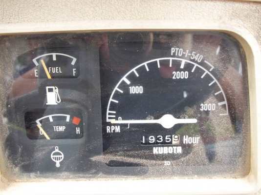 ขาย รถไถคูโบต้า 22 แรง 2 เพลา และผาน 6 หนึ่งชุด ( เก่าญี่ปุ่น ) ขาย รถไถคูโบต้า 22 แรง 2 เพลา และผาน 6 หนึ่งชุด ( เก่าญี่ปุ่น )