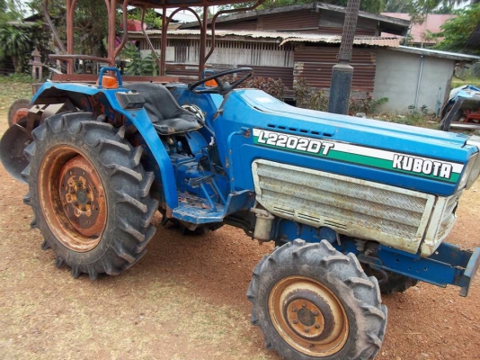 ขาย รถไถคูโบต้า 22 แรง 2 เพลา และผาน 6 หนึ่งชุด ( เก่าญี่ปุ่น ) ขาย รถไถคูโบต้า 22 แรง 2 เพลา และผาน 6 หนึ่งชุด ( เก่าญี่ปุ่น )
