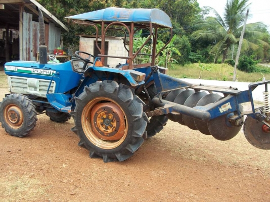 ขาย รถไถคูโบต้า 22 แรง 2 เพลา และผาน 6 หนึ่งชุด ( เก่าญี่ปุ่น ) ขาย รถไถคูโบต้า 22 แรง 2 เพลา และผาน 6 หนึ่งชุด ( เก่าญี่ปุ่น )