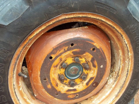 ขาย รถไถคูโบต้า 22 แรง 2 เพลา และผาน 6 หนึ่งชุด ( เก่าญี่ปุ่น ) ขาย รถไถคูโบต้า 22 แรง 2 เพลา และผาน 6 หนึ่งชุด ( เก่าญี่ปุ่น )