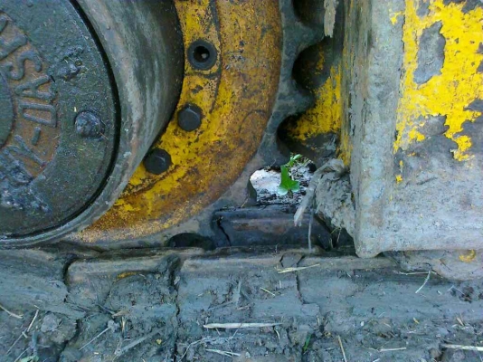 ขายรถแบคโฮ KOMATSU PC-100-3 แผ่น 70 มูมฮาร์มพิเศษ สภาพสวย ใช้งานอยู่