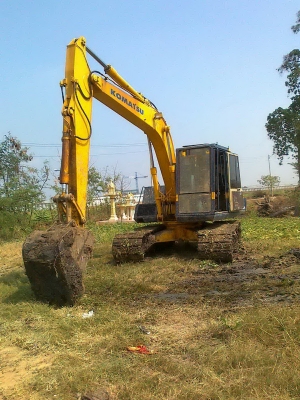 ขายรถแบคโฮ KOMATSU PC-100-3 แผ่น 70 มูมฮาร์มพิเศษ สภาพสวย ใช้งานอยู่