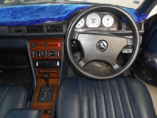 Mercedes-Benz W124 300E