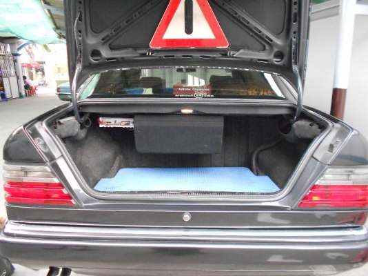 Mercedes-Benz W124 300E