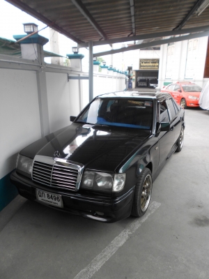 Mercedes-Benz W124 300E