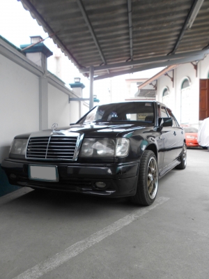 Mercedes-Benz W124 300E