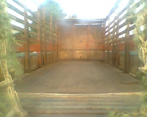 รถ 6 ล้อ กลาง