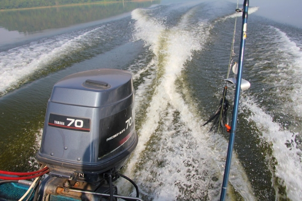 เรือ 14ฟุตโมลช่างโต้ง  เครื่องYamaha70แรง