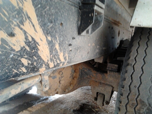 MITSUBISHI FUSO FN527 TD 2679 วางเครื่อง 220 HP TURBO 6D16 สิบล้อดั๊มพ์ 2 เพลา กระบะดั๊มพ์เหล็ก 12 ตันของสามมิตรลอนเฉียง ช่วงล่างคัชซีสวยไม่มีบวม เพลาบุ๋มเบรคใหญ่แล้ว ภายในเก๋งคอนโซลครบ แอร์เย็น พวงมาลัยเพาเวอร์ เบรคทริ๊ปฟี้ เอกสารทะเบียนภาษีครบไม่มีขาด ร