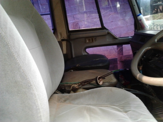 MITSUBISHI FUSO FN527 TD 2679 วางเครื่อง 220 HP TURBO 6D16 สิบล้อดั๊มพ์ 2 เพลา กระบะดั๊มพ์เหล็ก 12 ตันของสามมิตรลอนเฉียง ช่วงล่างคัชซีสวยไม่มีบวม เพลาบุ๋มเบรคใหญ่แล้ว ภายในเก๋งคอนโซลครบ แอร์เย็น พวงมาลัยเพาเวอร์ เบรคทริ๊ปฟี้ เอกสารทะเบียนภาษีครบไม่มีขาด ร