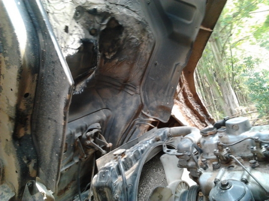 MITSUBISHI FUSO FN527 TD 2679 วางเครื่อง 220 HP TURBO 6D16 สิบล้อดั๊มพ์ 2 เพลา กระบะดั๊มพ์เหล็ก 12 ตันของสามมิตรลอนเฉียง ช่วงล่างคัชซีสวยไม่มีบวม เพลาบุ๋มเบรคใหญ่แล้ว ภายในเก๋งคอนโซลครบ แอร์เย็น พวงมาลัยเพาเวอร์ เบรคทริ๊ปฟี้ เอกสารทะเบียนภาษีครบไม่มีขาด ร