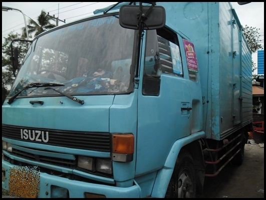 6 ล้อใหญ่ ตู้แห้ง สภาพสวยๆพร้อมใช้งาน