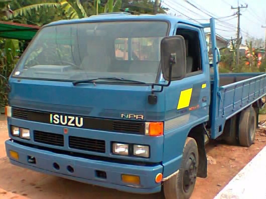 ISUZU NPR 115 HP 4BD1 ปี 38 กระบะเหล็กคาร์โก้ยาว 4.30 เมตร ช่วงล่างใหญ่คานหน้า F เฟืองท้าย F เครื่องแน่นแรงดี หัวเก๋งเดิมๆภายในสวยครบ พวงมาลัยเพาเวอร์ คัชซีดีไม่มีดาม ยาง 8.25 ขอบ 16 สภาพดีพร้อมใช้งาน เอกสารทะเบียนครบพร้อมโอน ราคาต่อรองได้ครับ