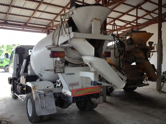 ขายรถโม่ปูน isuzu juston โม่2.5Q นำเข้าญี่ปุ่นเอกสารอินวอยส์