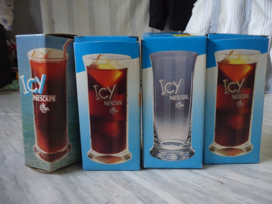 แก้วเนสกาแฟ ปี( 2528-2529 ) พร้อมกล่องมี4ใบ