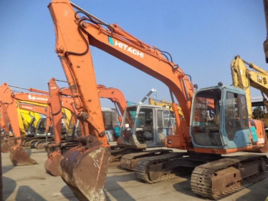 ขายด่วน  HITACHI  EX  120-2   เก่านอกยังไม่เคยใช้งานในไทย มี  3  คันให้เลือก สภาพสวย  เครื่องปั้มดี  ราคาคุยกันได้