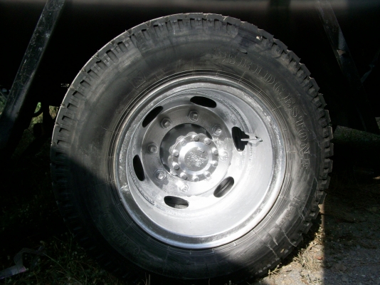 มาอีกแล้วครับ 6ล้อ ตู้10บาน ยาว6.50เมตร สภาพพร้อมใช้ครับ สด/ผ่อนได้ครับ บริการจัดไฟแนนต์ถึงบ้านเลยครับ ดอกเบี้ย 9\%ต่อปีครับ