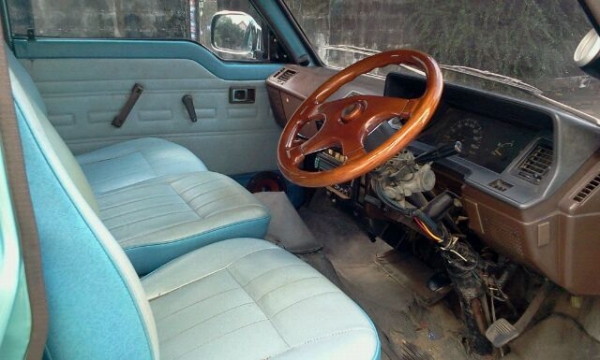 รถตู้ TOYOTA เครื่อง 2 L แน่นๆ รถรับนักเรียน 58,800 บาท