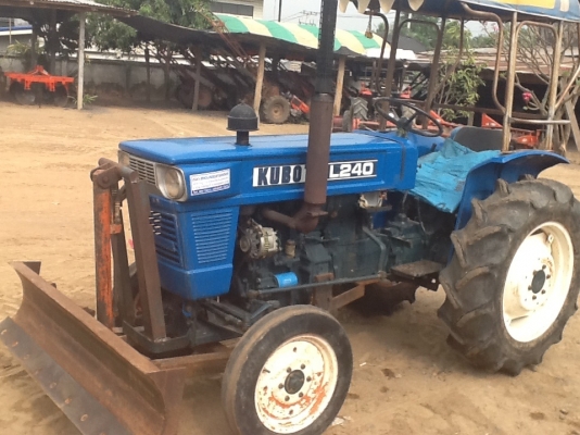 คูโบต้า L240 ใบมีดหน้า รถไร่งามๆพร้อมใช้งาน