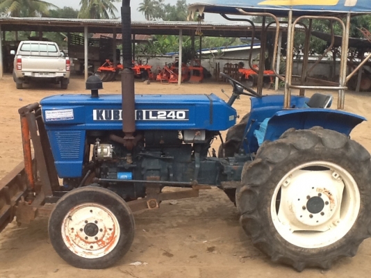 คูโบต้า L240 ใบมีดหน้า รถไร่งามๆพร้อมใช้งาน