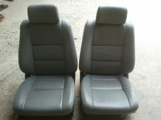 ขายเบาะโตโยต้า FR5 (ไทเกอร์) เบาะหนังแท้ ขาย 5,000 บาท ติดต่อคุณเอ๋รามอินทราซอย 5 โทร.086-3831939