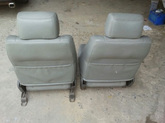 ขายเบาะโตโยต้า FR5 (ไทเกอร์) เบาะหนังแท้ ขาย 5,000 บาท ติดต่อคุณเอ๋รามอินทราซอย 5 โทร.086-3831939