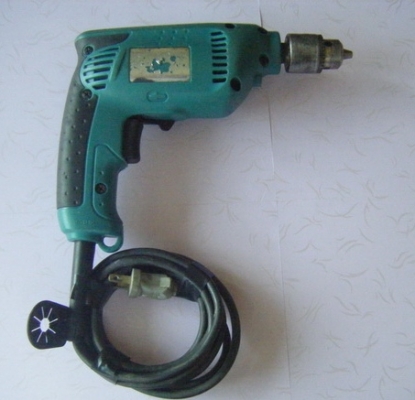 ขาย-สว่านไฟฟ้า มากิต้า 6412 450W เครื่องพร้อมใช้ตรวจเช็คสภาพแล้วและเปลียนลูกปืนและถ่าน  ราคาไม่แพงครับ