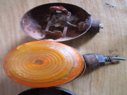 ตี่พิจิตร// ขายไฟเลี้ยว yg1 หายากมาก ตี่พิจิตร// ขายไฟเลี้ยว yg1 หายากมาก