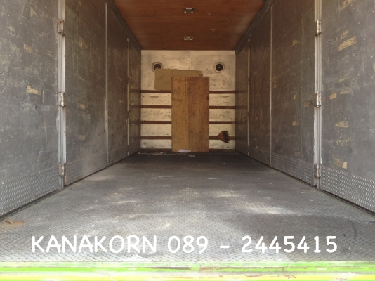 ขาย ISUZU DECA FTR 200 แรง รถปี 2546 รถ 6 ล้อตู้ประตู 10 บานไม่มีเสากลาง