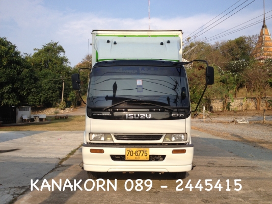 ขาย ISUZU DECA FTR 200 แรง รถปี 2546 รถ 6 ล้อตู้ประตู 10 บานไม่มีเสากลาง