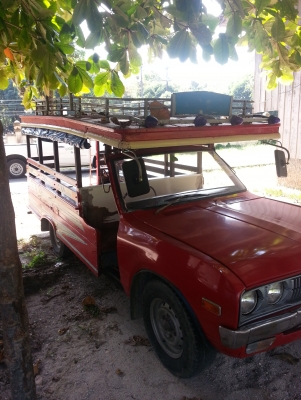 ขายรถสองแถวไม้